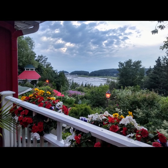 Meet your Posher, Guylaine - Picture 1 of 1